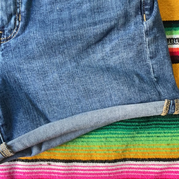 Banana Republic Jean Shorts - Picture 2 of 4